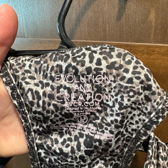 Evolution and Creation Leopard Print Active Tank - Picture 2 of 3